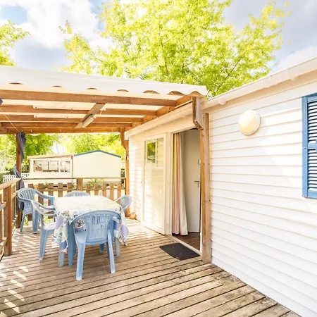 Апартаменты Petit Cocon Ensoleille, Le Mobil-home Alele