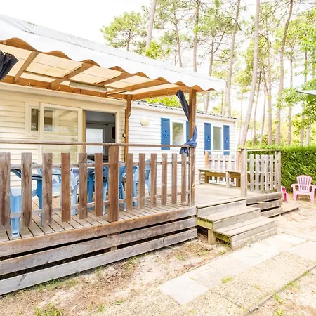 Petit Cocon Ensoleille, Le Mobil-home Alele アパート *