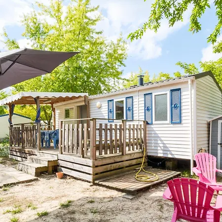 Petit Cocon Ensoleille, Le Mobil-home Alele アパート